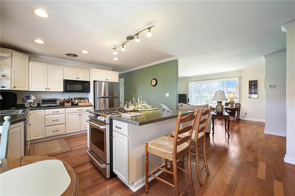 5602 McCormick Road Pittsburgh, PA 15205 - Photo 8 of 25 Gallery Image 8