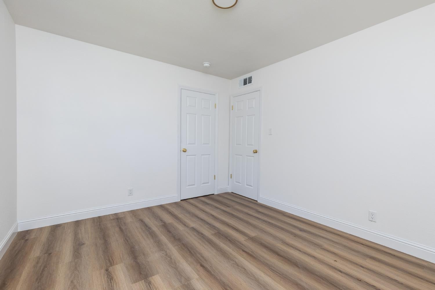 1185 East Evening Glow Circle Reedley, CA 93654 - Photo 27 of 42 a view of room