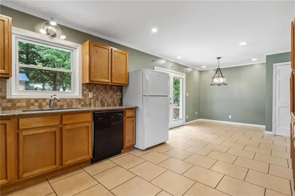 $2,000 | 2985 Dodson Drive, East Point, GA 30344