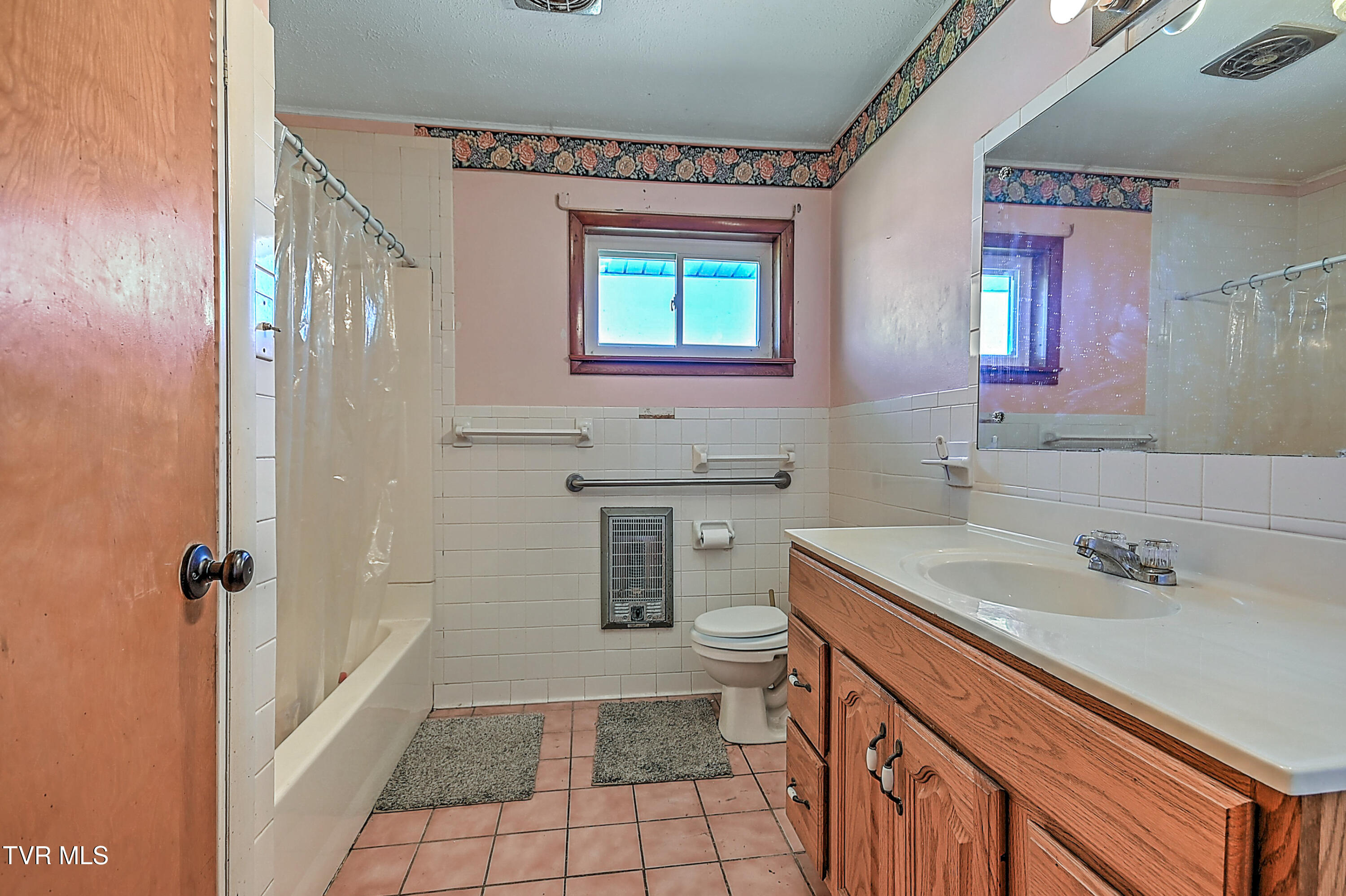 110 Johnson Street Greeneville, TN 37745 - Photo 19 of 24 110 Johnson ST BATHROOM Drone