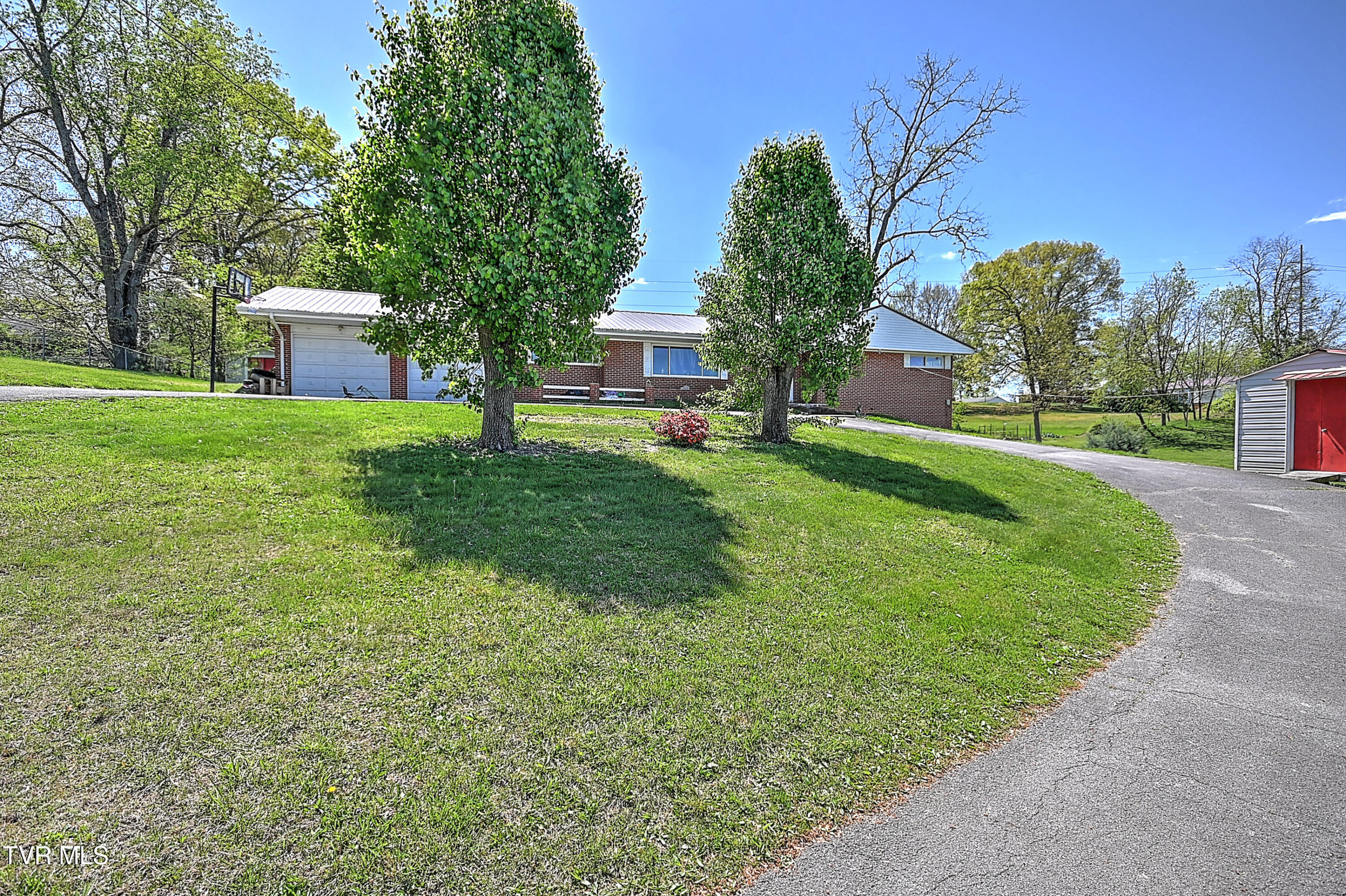 110 Johnson Street Greeneville, TN 37745 - Photo 2 of 24 110 Johnson St GL-2 front of house 1