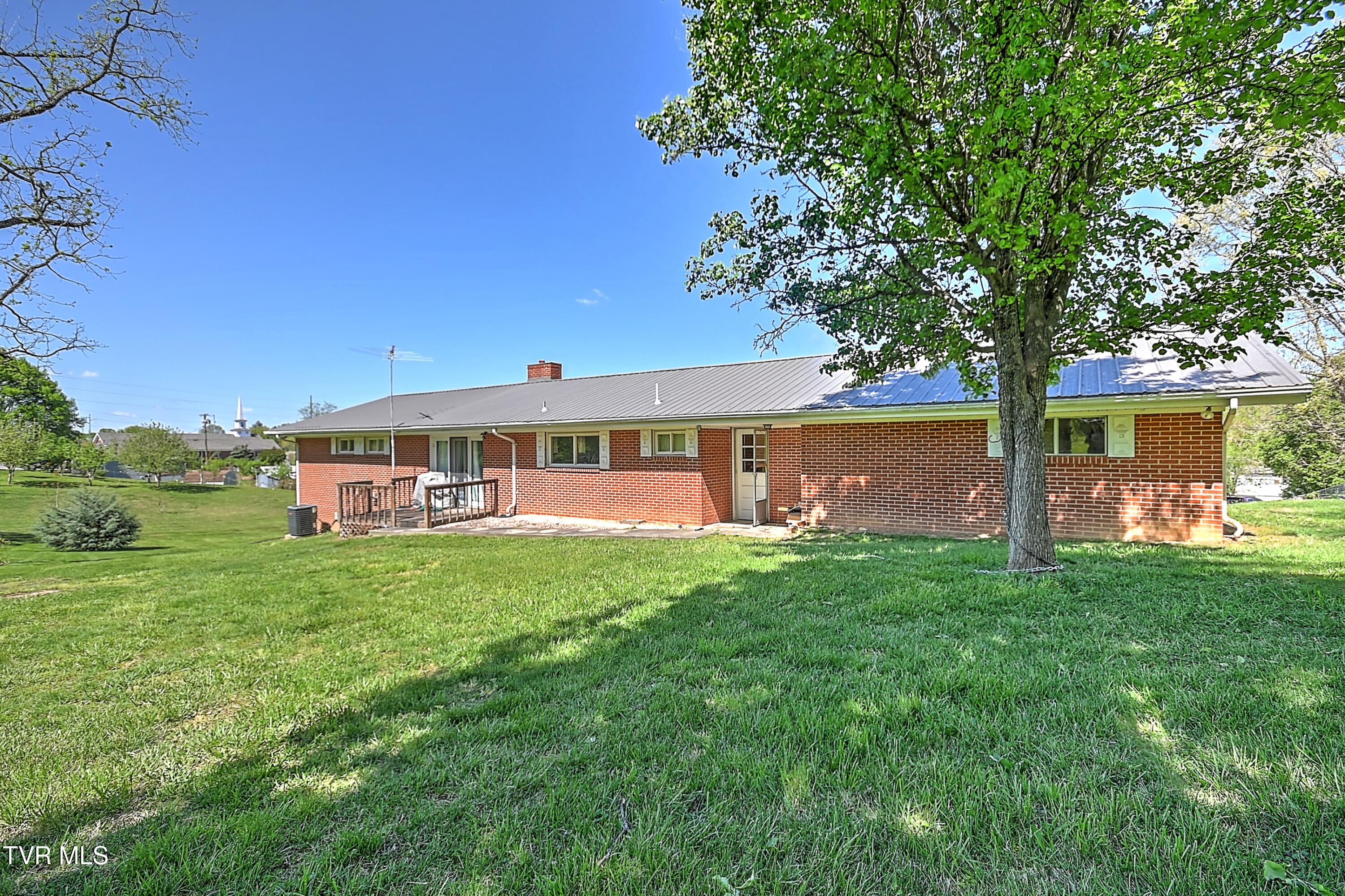 110 Johnson Street Greeneville, TN 37745 - Photo 22 of 24 110 Johnson St GL-28 Back of House