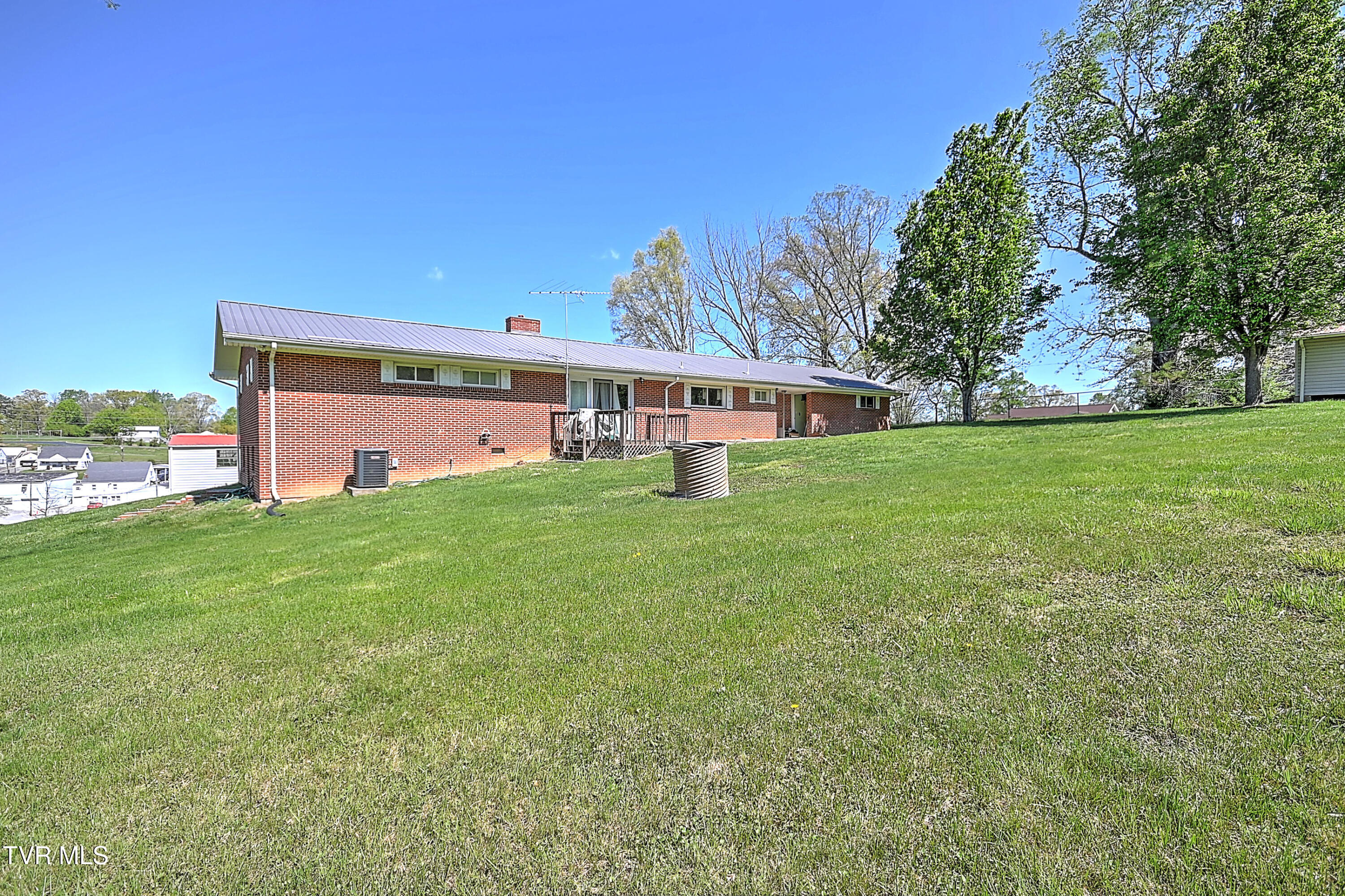 110 Johnson Street Greeneville, TN 37745 - Photo 24 of 24 110 Johnson St GL-32Back of House 4