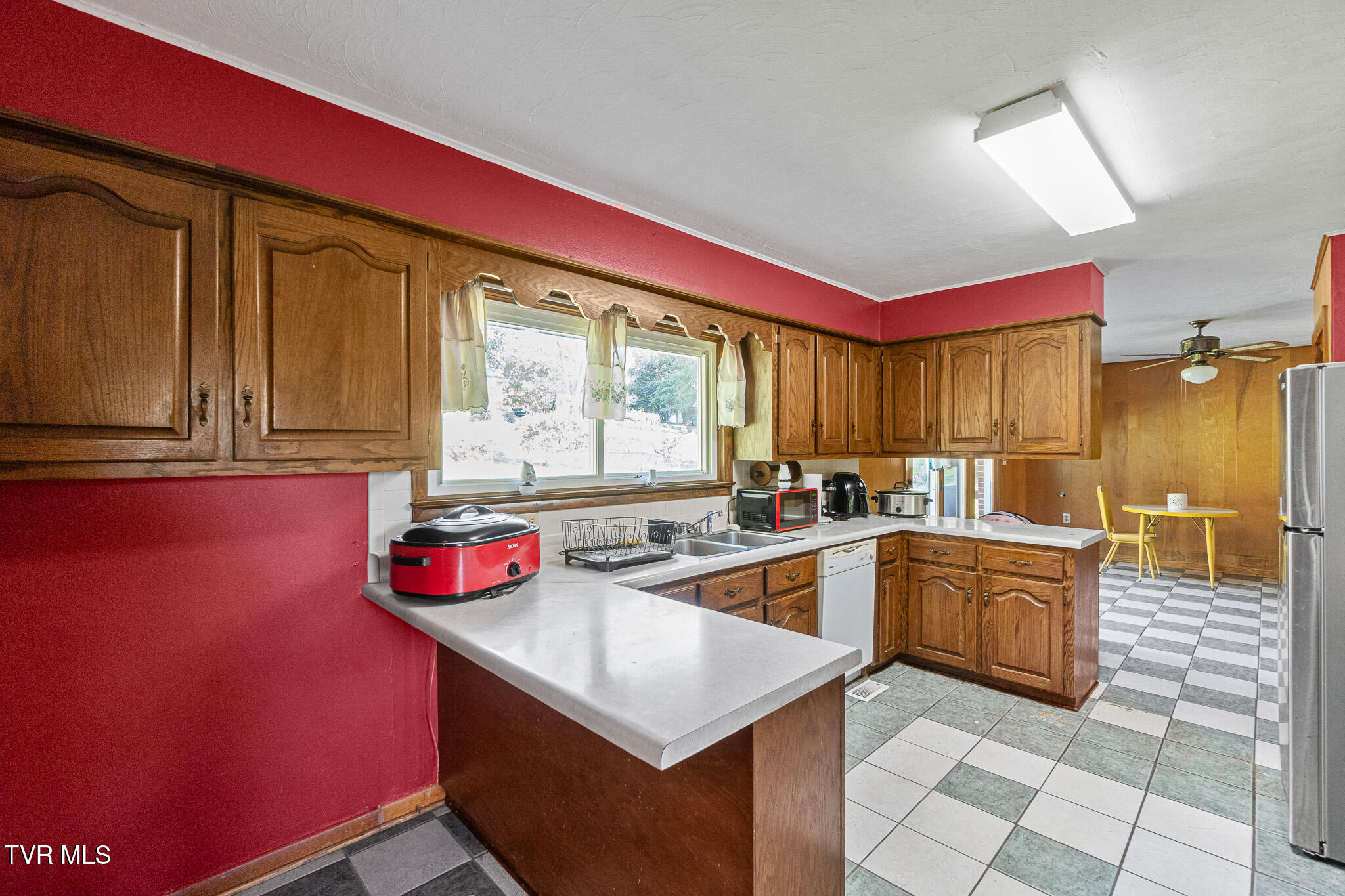110 Johnson Street Greeneville, TN 37745 - Photo 6 of 24 110 Kitchen 1