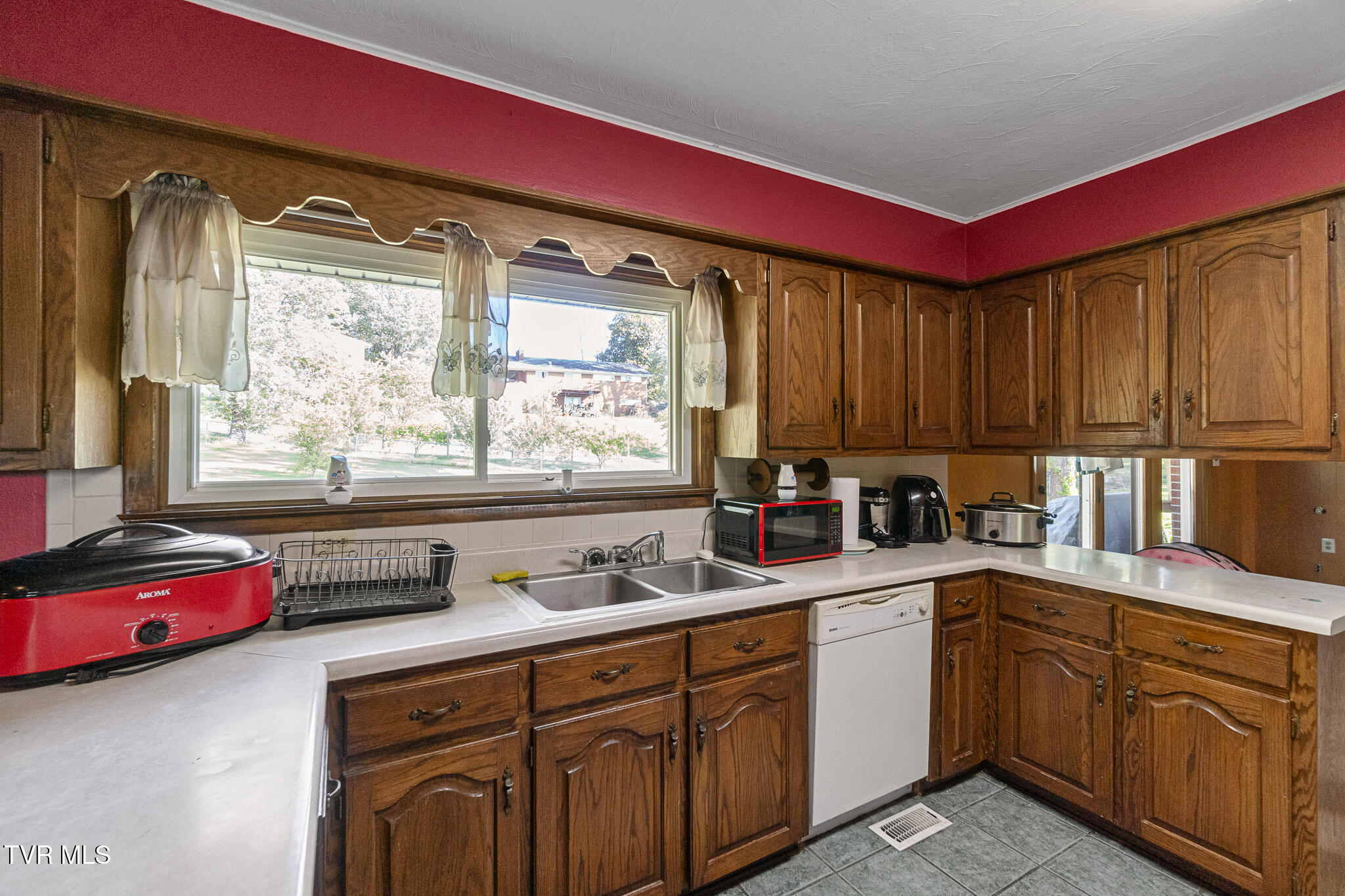 110 Johnson Street Greeneville, TN 37745 - Photo 8 of 24 110 Kitchen 3