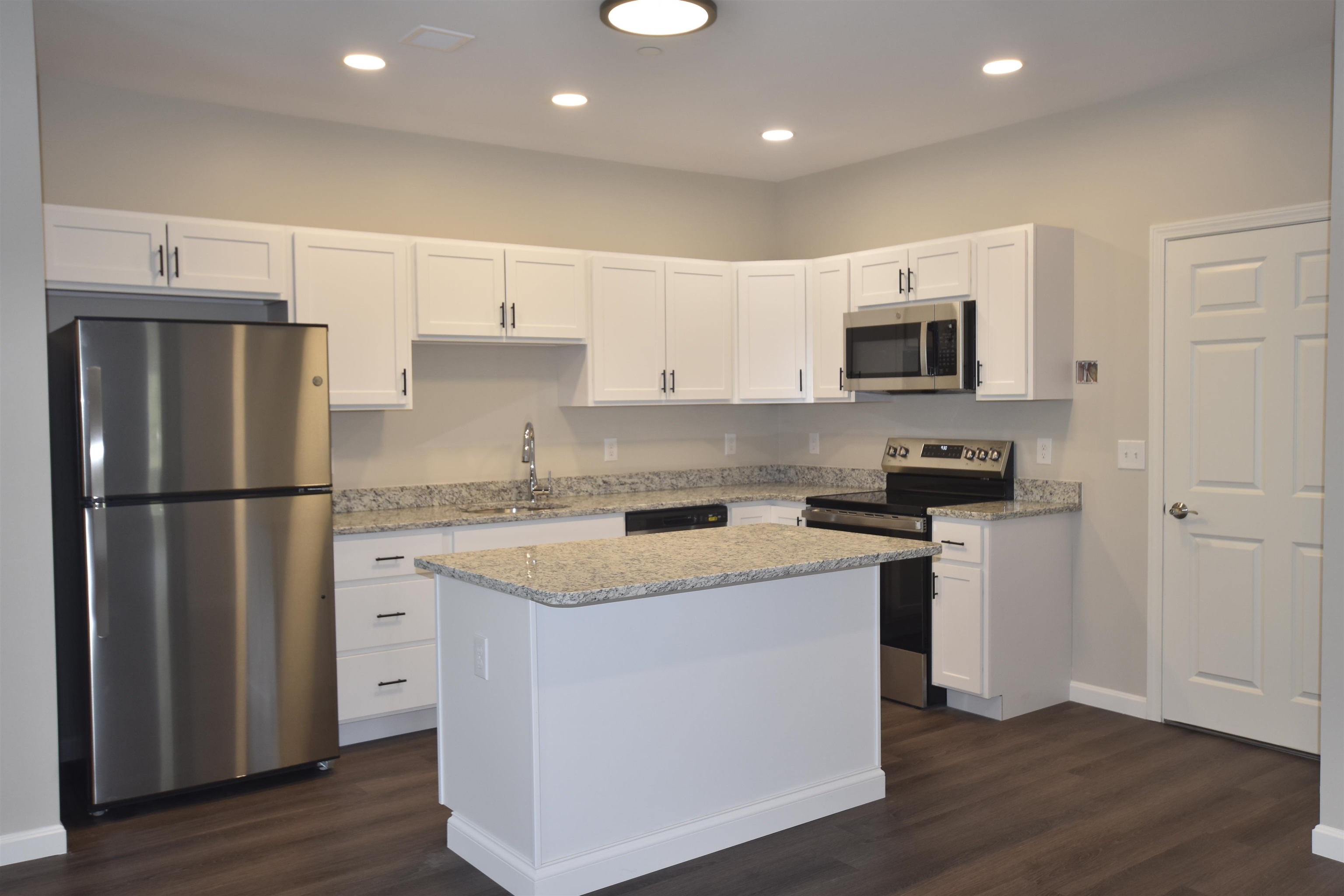 217 Rockingham Road, Unit 203 Londonderry, NH 03053 - Photo 1 of 10 Gallery Image 1
