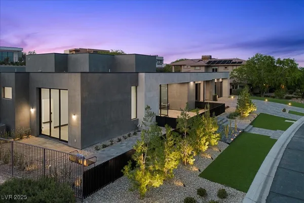 $8,998,000 | 38 Skybird Court, Las Vegas, NV 89135