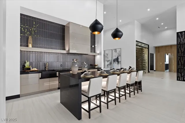 $9,595,000 | 38 Skybird Court, Las Vegas, NV 89135