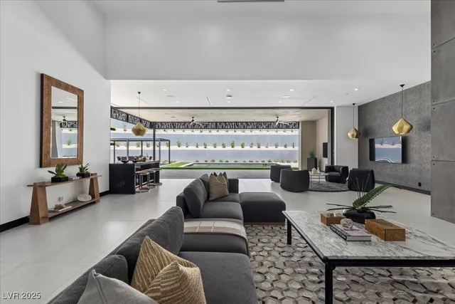 $9,595,000 | 38 Skybird Court, Las Vegas, NV 89135