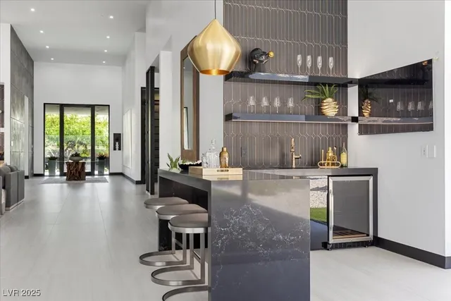 $9,595,000 | 38 Skybird Court, Las Vegas, NV 89135