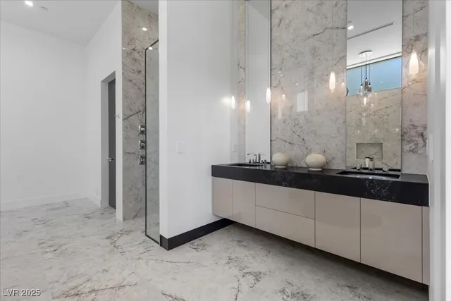 $9,595,000 | 38 Skybird Court, Las Vegas, NV 89135