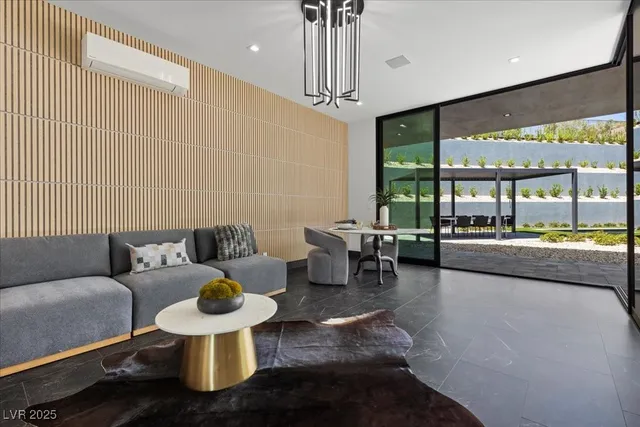 $9,595,000 | 38 Skybird Court, Las Vegas, NV 89135