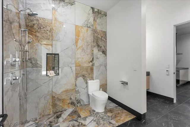 $9,595,000 | 38 Skybird Court, Las Vegas, NV 89135