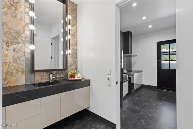 $9,595,000 | 38 Skybird Court, Las Vegas, NV 89135