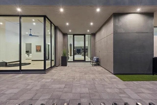 $9,595,000 | 38 Skybird Court, Las Vegas, NV 89135