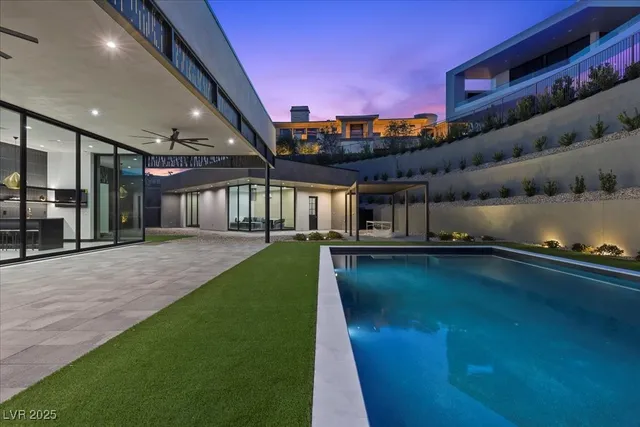 $9,595,000 | 38 Skybird Court, Las Vegas, NV 89135