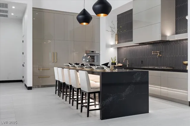 $9,595,000 | 38 Skybird Court, Las Vegas, NV 89135