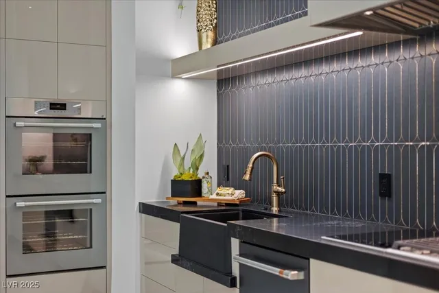 $9,595,000 | 38 Skybird Court, Las Vegas, NV 89135