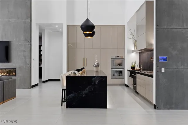 $9,595,000 | 38 Skybird Court, Las Vegas, NV 89135