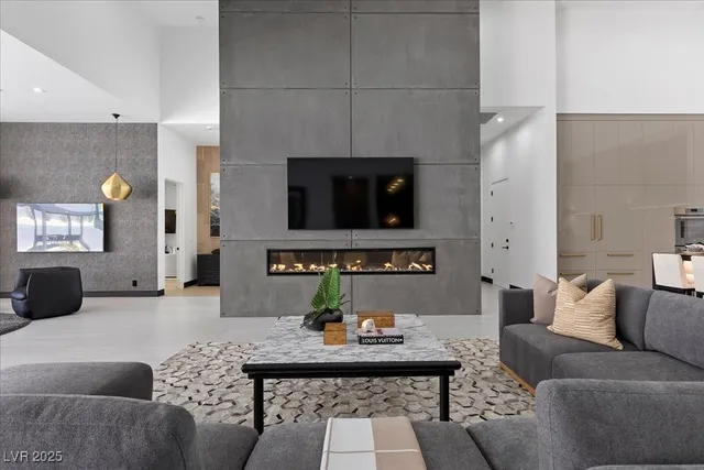 $9,595,000 | 38 Skybird Court, Las Vegas, NV 89135