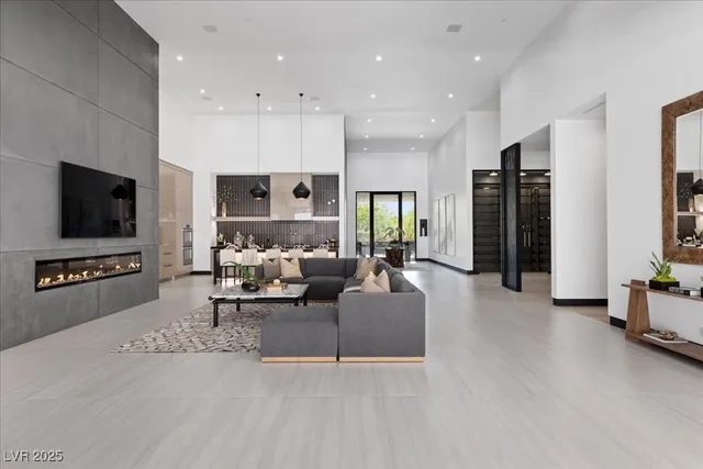 $9,595,000 | 38 Skybird Court, Las Vegas, NV 89135