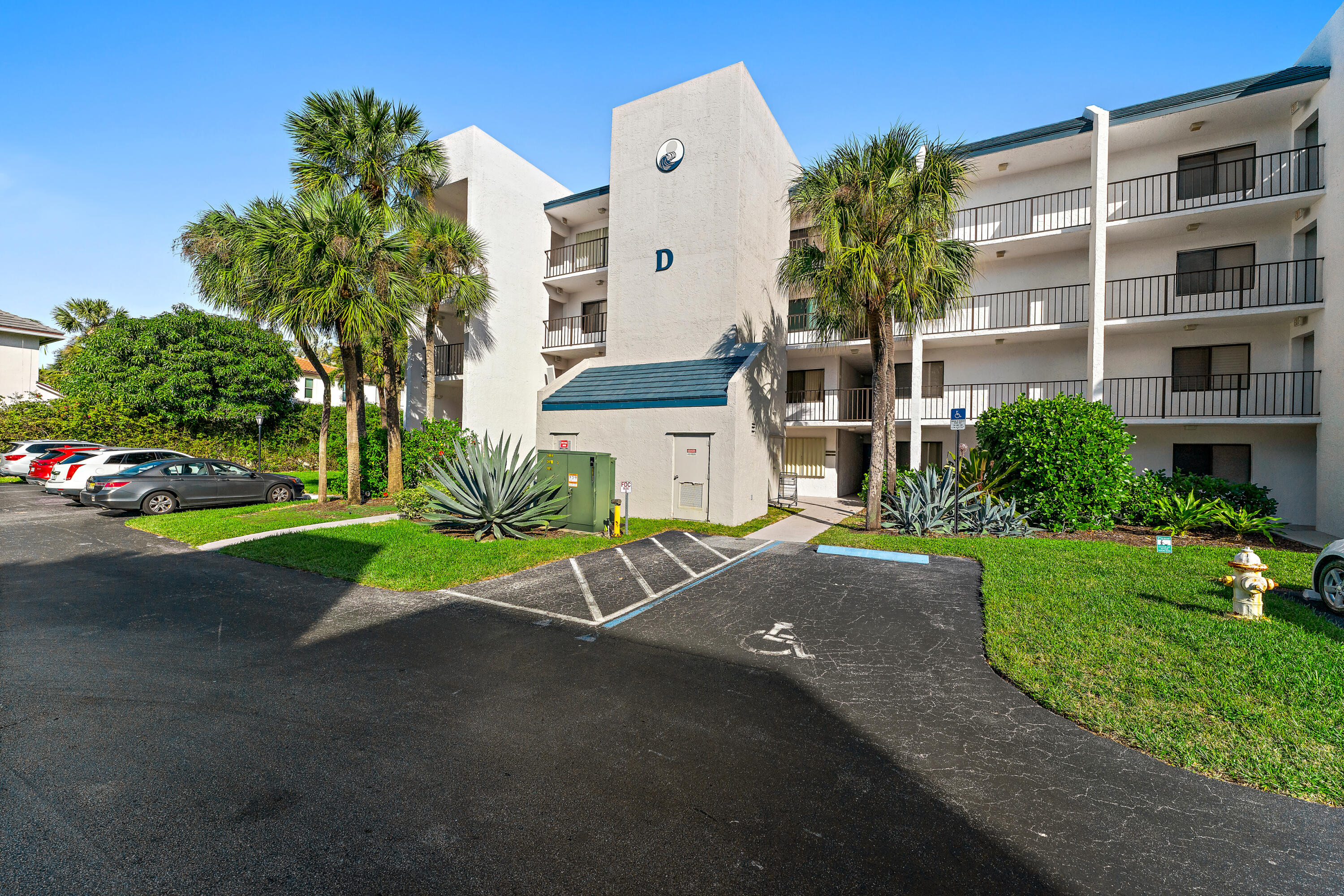 1605 Highway 1, Unit D101 Jupiter, FL 33477 - Photo 28 of 36 041-1605SUS1-D101-Jupiter-FL-FULL