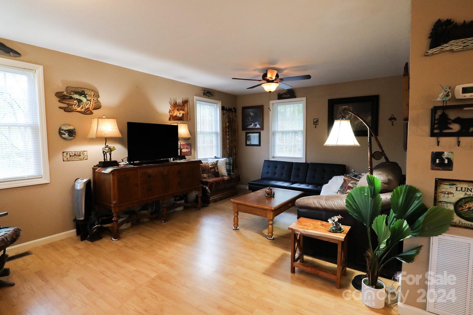 246 Condrey Road, Unit 9 10 Marion, NC 28752 - Photo 5 of 16 Gallery Image 5