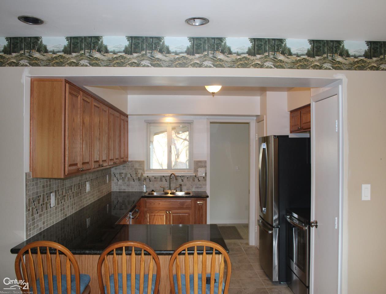 52181 Shelby Road Utica, MI 48316 - Photo 7 of 16 50028871-6.JPG