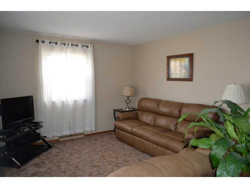 4435 New Carlisle Springfield, OH 45504 - Photo 5 of 25