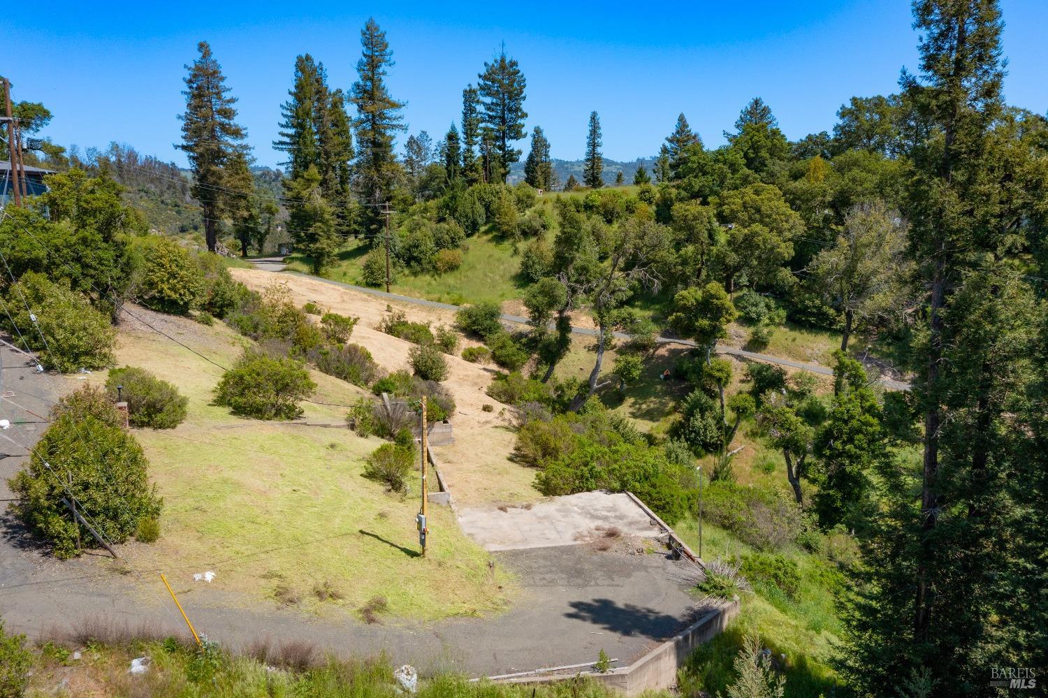 1058 Wikiup Drive Santa Rosa, CA 95403 - Photo 7 of 25 a view of a yard in a house