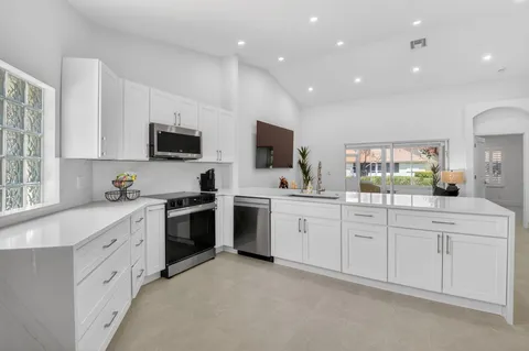 $465,000 | 6171 Floral Lakes Drive, Delray Beach, FL 33484