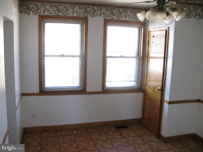 2918 Sollers Point Road Dundalk, MD 21222 - Photo 3 of 10 Dining Area