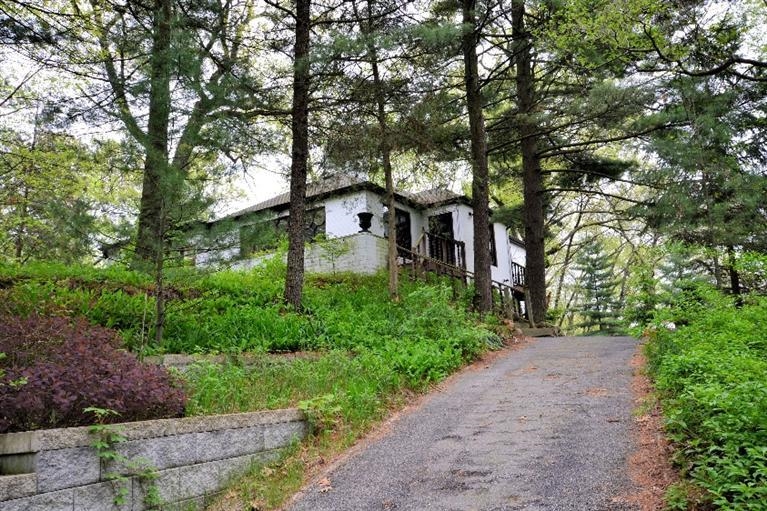 135 Ogden Road Ogden Dunes, IN 46368 - Photo 3 of 10 767x511