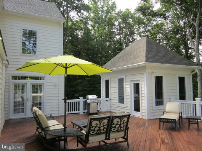 8605 Sinclair Mill Road Manassas, VA 20112 - Photo 14 of 30 Exterior (Rear)