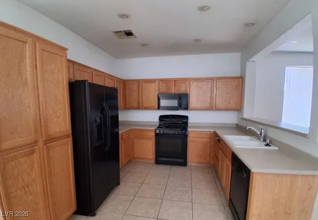 $1,600 | 1215 Oak Village Avenue, Las Vegas, NV 89183