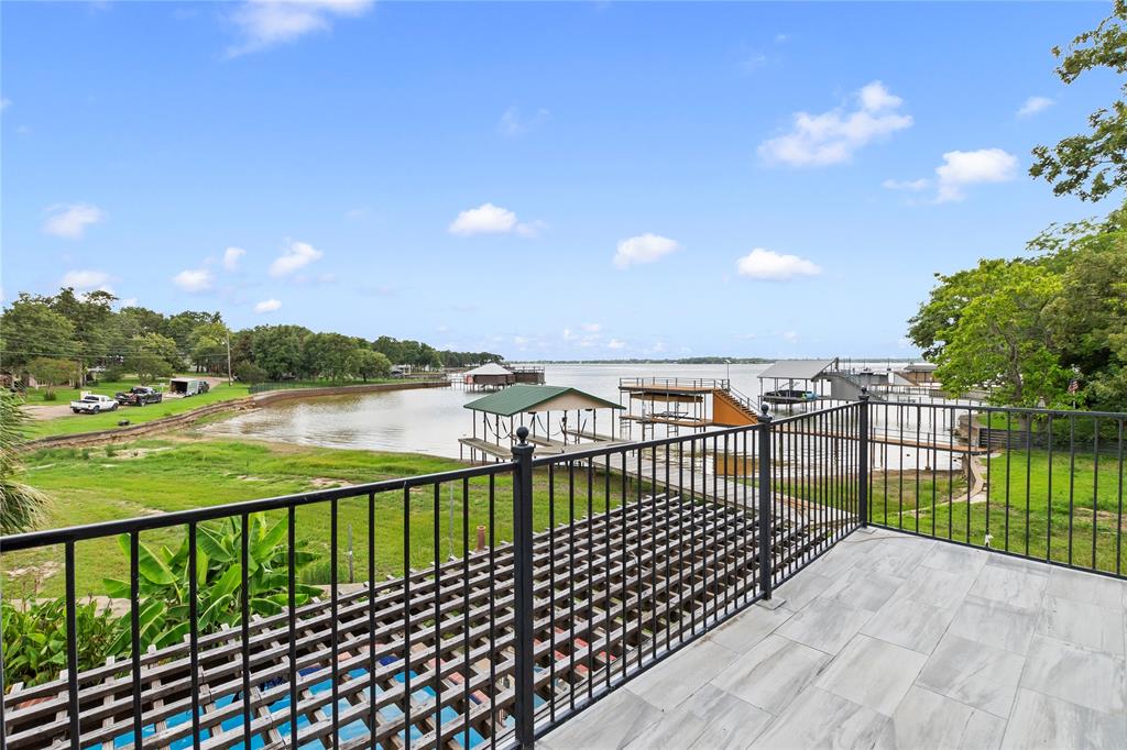 142 Deer Island Road Mabank, TX 75156 - Photo 4 of 32