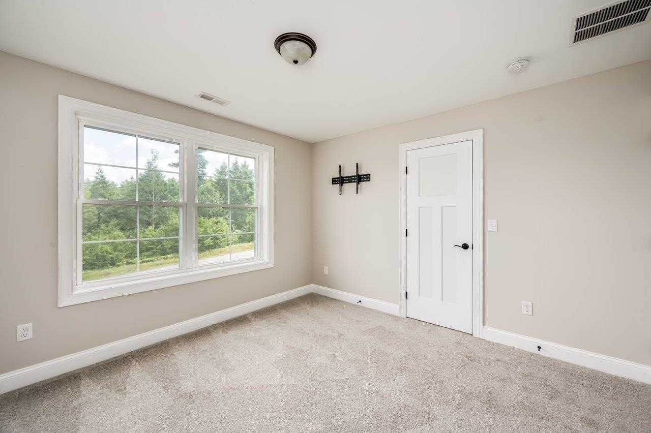 11 Ski Tow Road Weare, NH 03281 - Photo 21 of 49