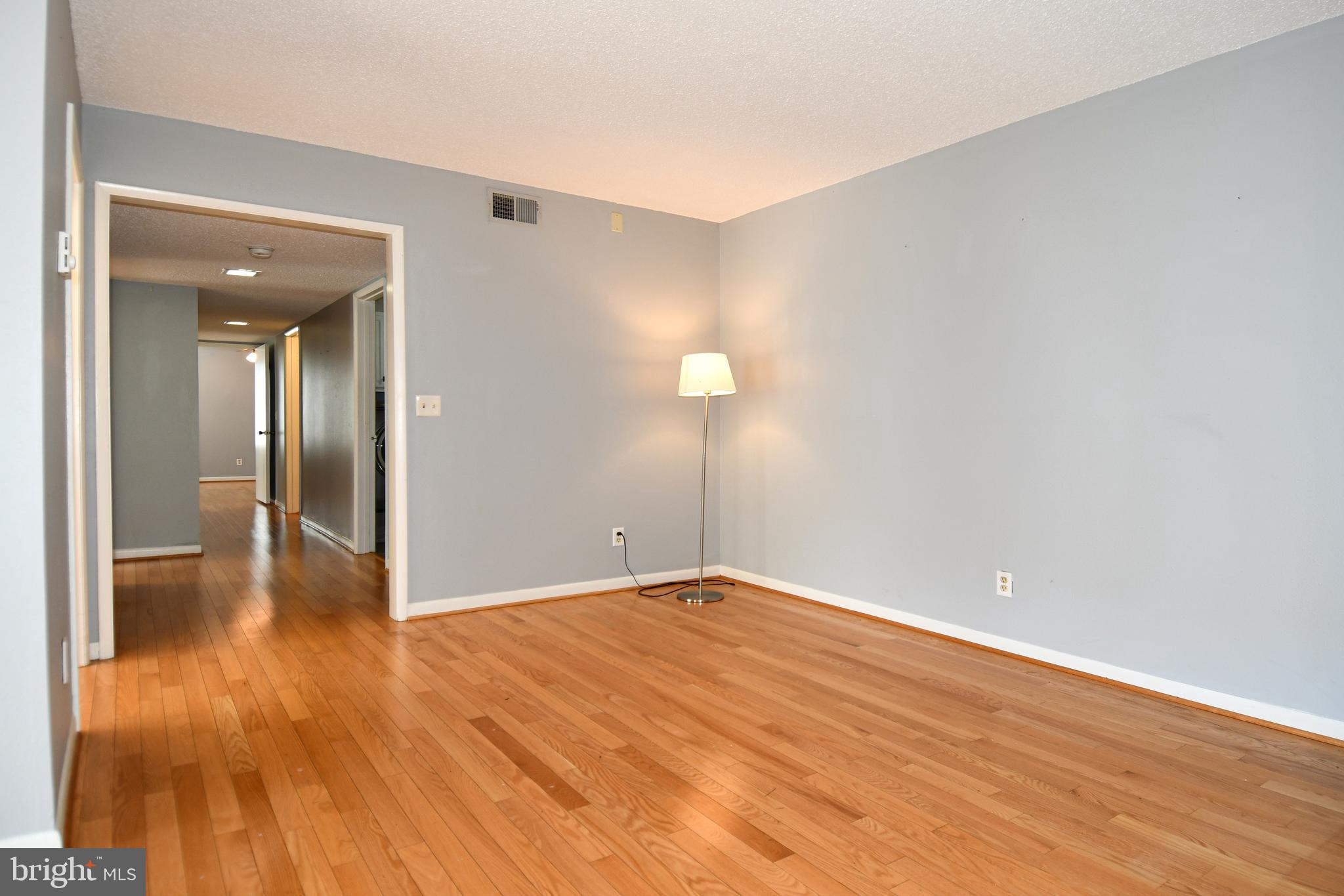 15311 Beaverbrook Court, Unit 902E Silver Spring, MD 20906 - Photo 7 of 36