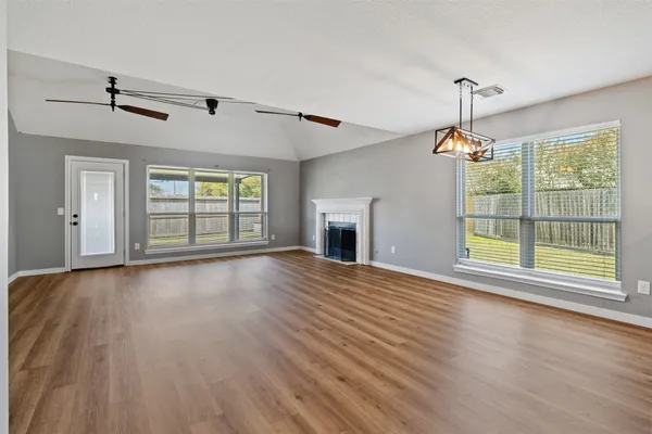 $2,750 | 3904 Ivywood Drive, Pearland, TX 77584