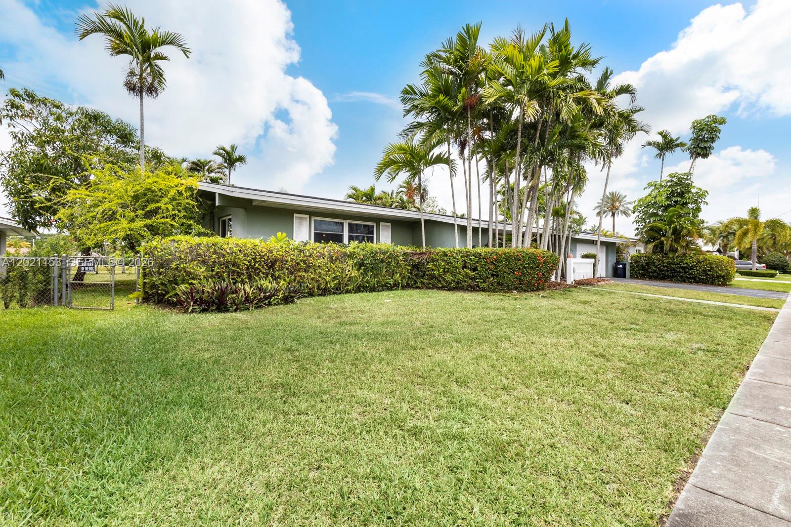 8791 Southwest 85th Street Miami, FL 33173 - Photo 2 of 33