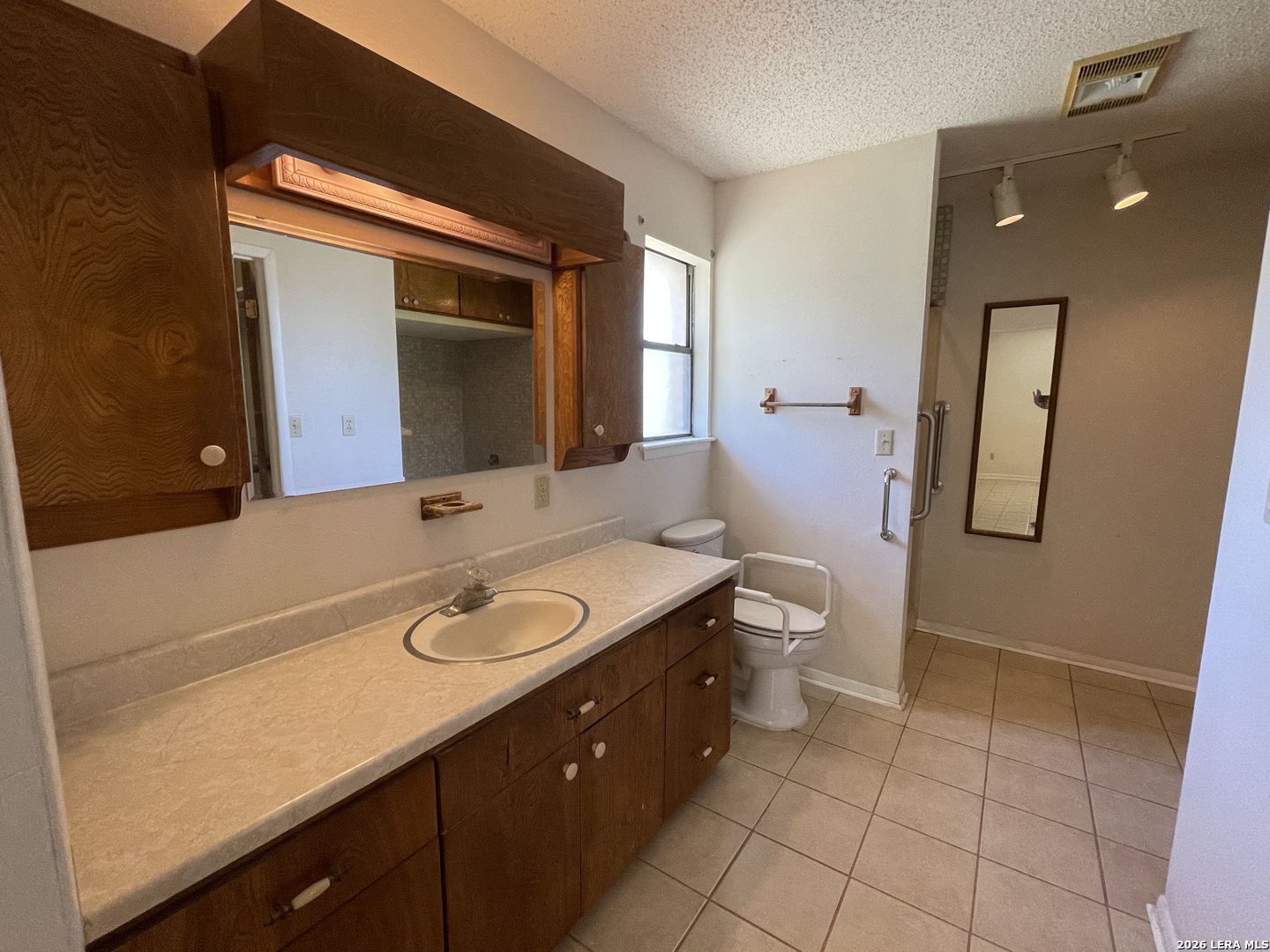 900 North Graytown Road St. Hedwig, TX 78152 - Photo 13 of 36