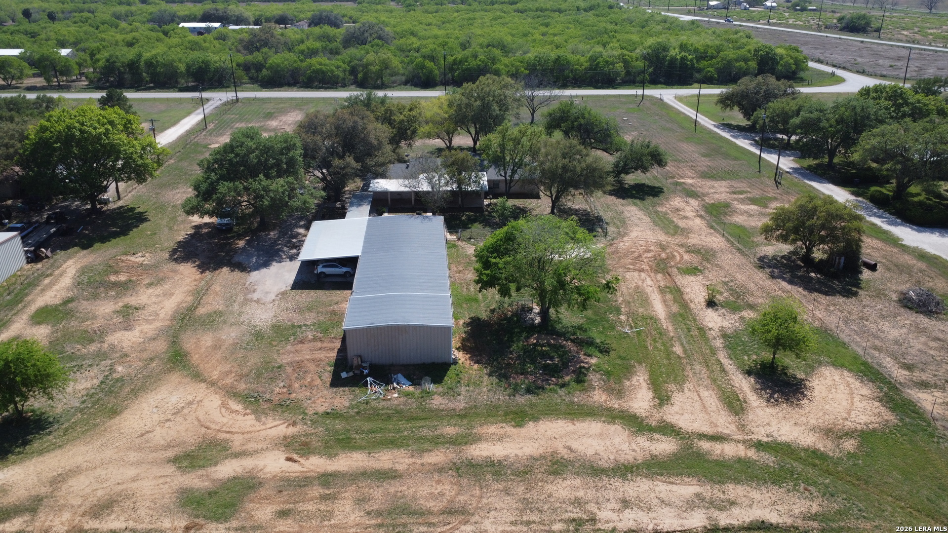 900 North Graytown Road St. Hedwig, TX 78152 - Photo 6 of 36
