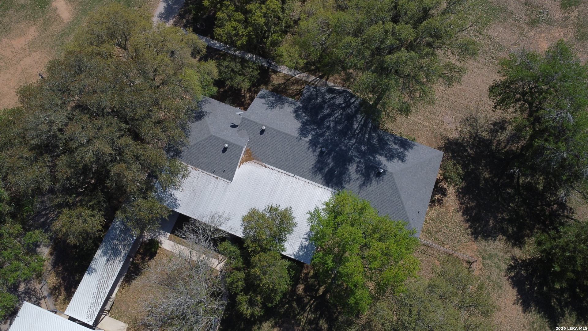 900 North Graytown Road St. Hedwig, TX 78152 - Photo 7 of 36