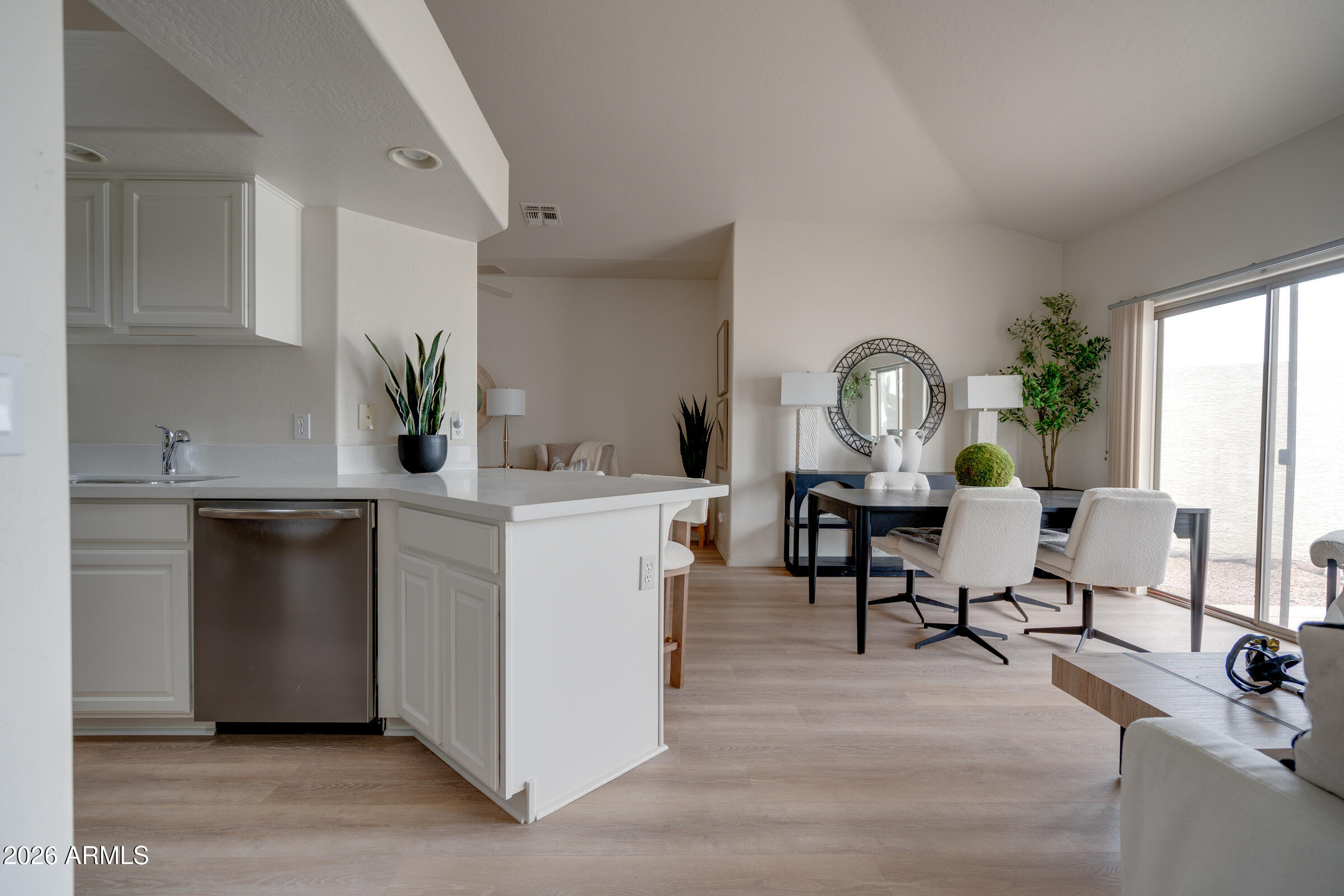 320 South 70th Street, Unit 8 Mesa, AZ 85208 - Photo 5 of 36 320int-20