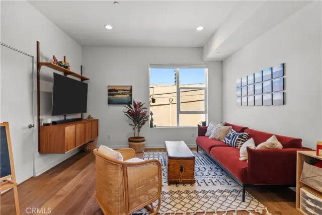 $974,500 | 4831 Craner Avenue, North Hollywood, CA 91601