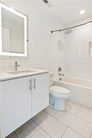 $974,500 | 4831 Craner Avenue, North Hollywood, CA 91601