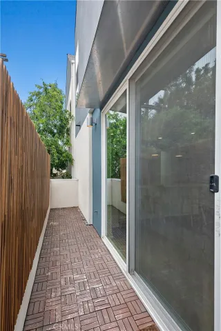 $974,500 | 4831 Craner Avenue, North Hollywood, CA 91601