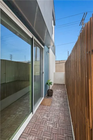 $974,500 | 4831 Craner Avenue, North Hollywood, CA 91601