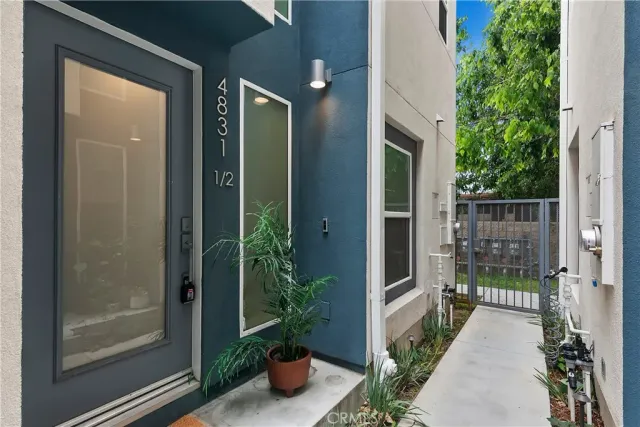 $974,500 | 4831 Craner Avenue, North Hollywood, CA 91601