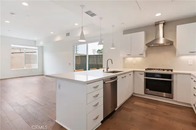 $974,500 | 4831 Craner Avenue, North Hollywood, CA 91601
